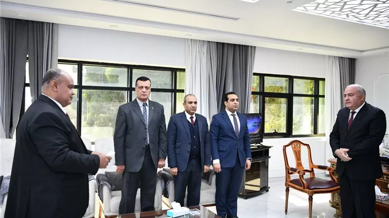 «الداودي» يشهد أداء اليمين لمدير عام التعليم العام بقنا