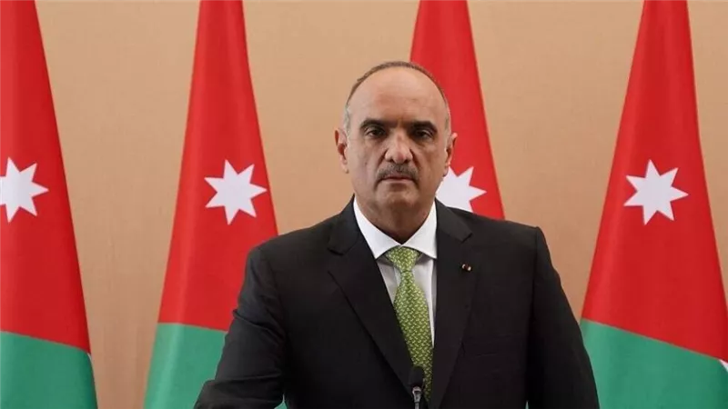 رئيس الوزراء الأردني: التهجير الجماعي للفلسطينيين قد يشكل تهديدًا وجوديًا