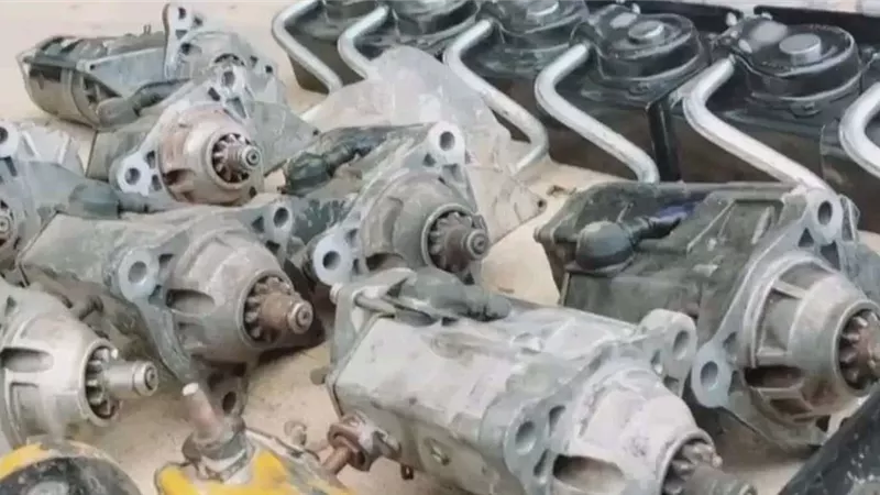 جمارك السلوم تضبط محاولة تهريب كمية من الأدوية وقطع غيار السيارات