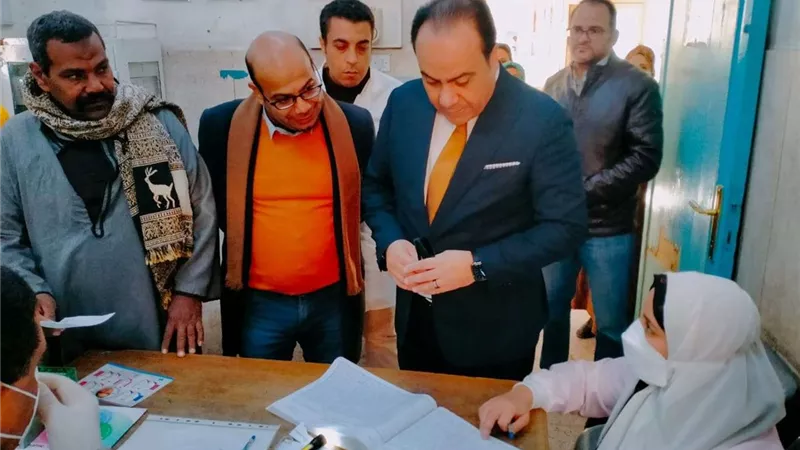 وكيل صحة سوهاج يوجه بإحالة مدير العيادات الخارجية بمستشفى أخميم المركزي للتحقيق لعدم انضباط العمل بالعيادات الخارجية سوهاج: وكيل صحة سوهاج يتفقد سير العمل بعدد من المنشآت الصحية بالمحافظة في متابعة مي