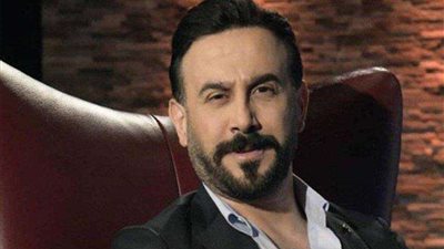 قصي خولي يعلق على ترتيل القرآن في عزاء والده: