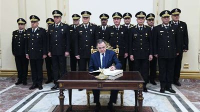 وزير الداخلية يسجل كلمة شكر للرئيس بمناسبة عيد الشرطة