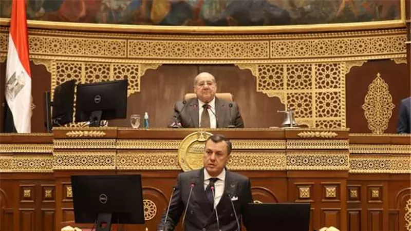 وزير السياحة: ننتظر صدور قانون جديد للشركات السياحية