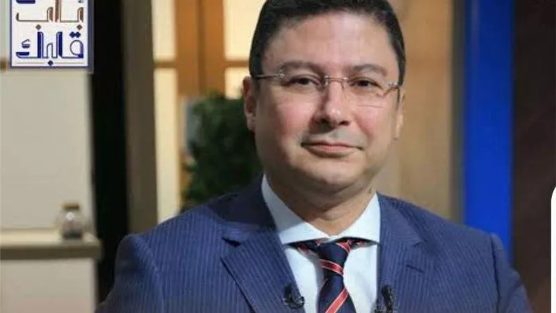 أيمن غنيم يطالب بكتيب توثيق إنجازات الدولة بمختلف اللغات