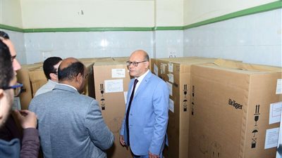 استعداداً لتشغيلها ..جامعة سوهاج تتسلم أجهزة طبية بقيمة ٧٨ مليون جنبه لمستشفى الجراحات الخاصة والنعماني يشيد بهيئة الشراء الموحد لسرعة التوريد