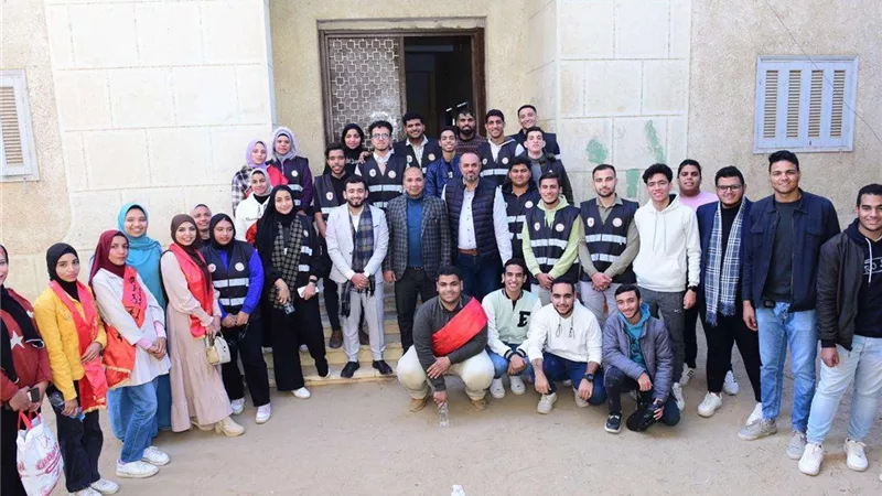 تحت شعار 