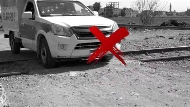 النقل تطالب المواطنين بعدم إقامة معابر غير شرعية على قضبان السكك الحديدية