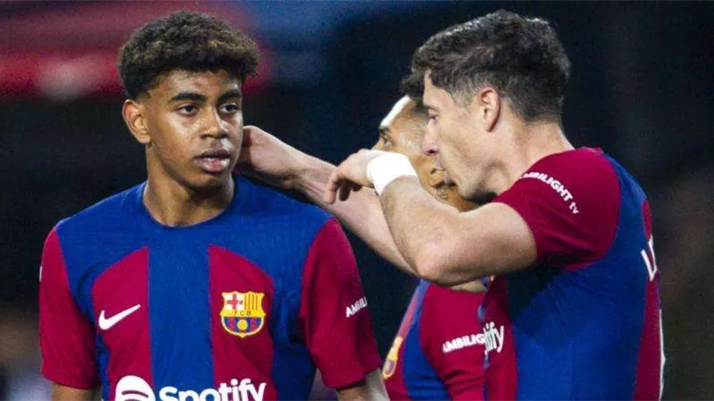 ليفاندوفسكي يقود تشكيل برشلونة أمام فياريال بالدوري الإسباني