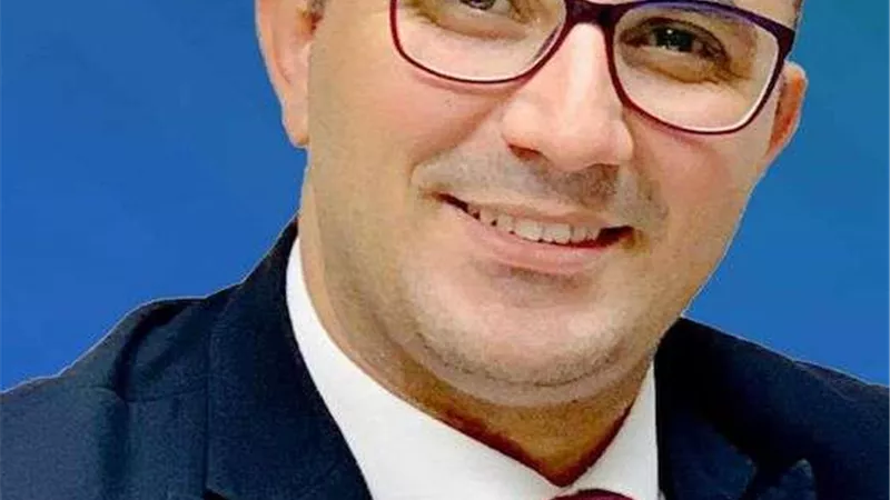 يوسف عماد يُطالب الحكومه بإيجاد حل للازمه الاقتصادية