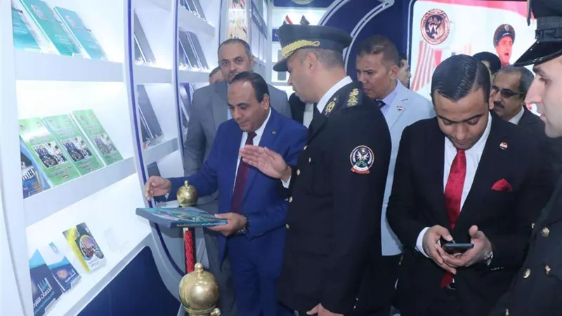 تحت شعار نصنع المعرفة نصون الكلمة.. طلاب جامعة سوهاج يشاركون بفعاليات معرض القاهرة الدولي للكتاب