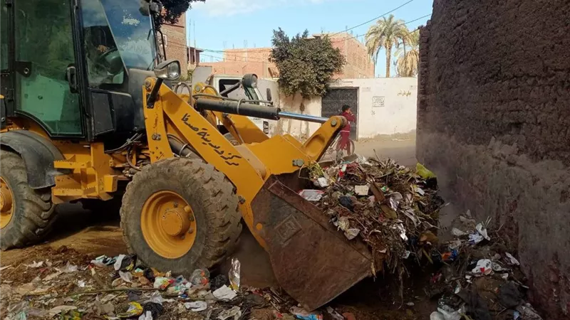 محافظ أسيوط يوجه رؤساء المراكز بتكثيف حملات النظافة ورفع 830 طن قمامة