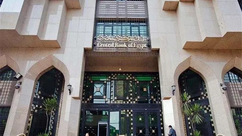 خبراء: مد العمل بنسبة 25% للمشروعات الصغيرة يشجع على التصنيع المحلي ويخفض فاتورة الواردات