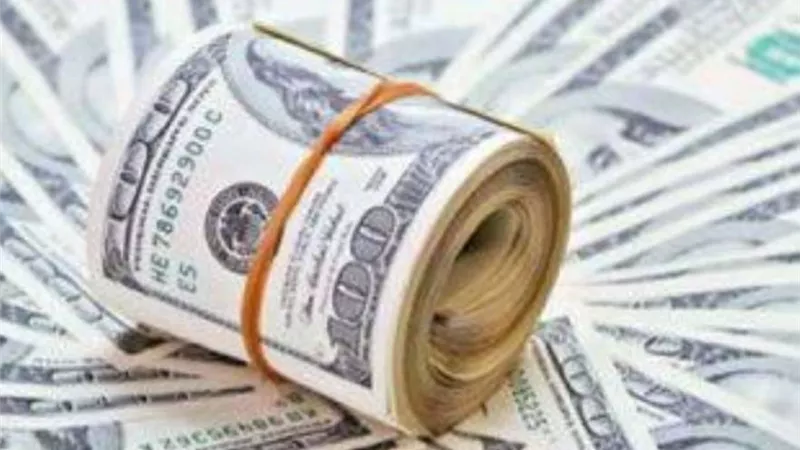 عاجل| الجنيه سيتعافى.. مفاجأة قوية بشأن سعر الدولار بعد قرار البنك المركزي