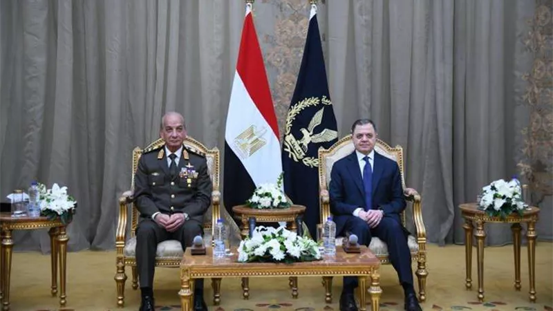 وزير الداخلية يستقبل وزير الدفاع ورئيس الأركان وكبار رجال القوات المسلحة للتهنئة بعيد الشرطة