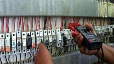 القبض على تاجر خردة بحوزته مهمات مسروقة من شركة كهرباء المنيا