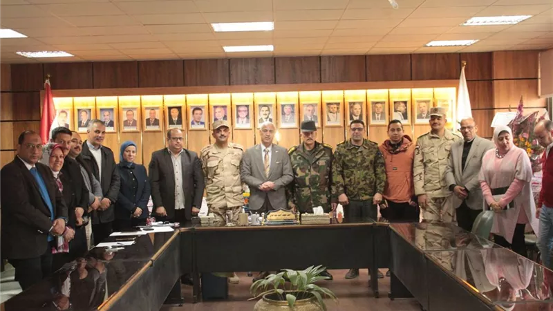 إدارة التجنيد والتعبئة تنظم احتفالية كبرى بجامعة أسيوط لتسليم شهادات المعاملة التجنيدية