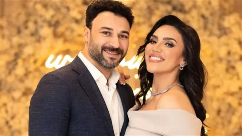 مي فاروق تعلق على أخبار فارق السن بينها وبين خطيبها