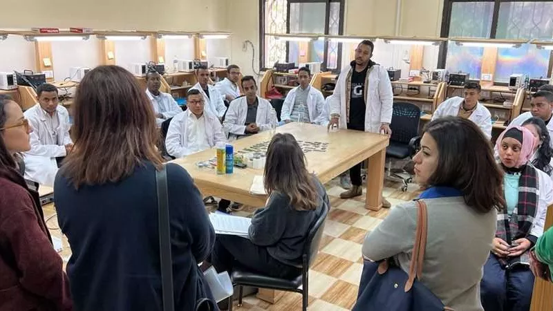 وفد من الاتحاد الأوروبي يزور ورش التدريب على مهن الطاقة الشمسية