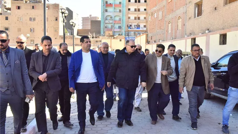 محافظ أسيوط يتفقد الأعمال الجارية بمشروع مركز شباب منفلوط