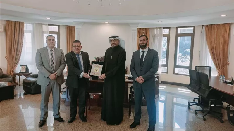 جامعة أسيوط تعزز التعاون الأكاديمي والبحثي مع المكتب الثقافي الكويتي بالقاهرة