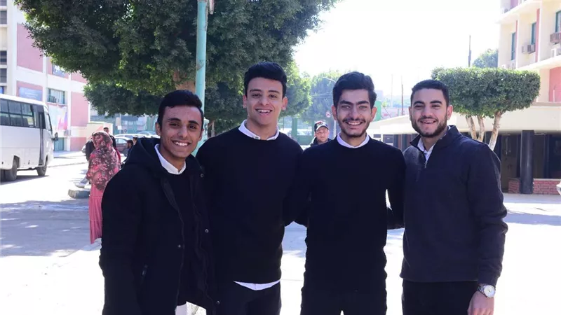 رئيس جامعة سوهاج يتفقد انتظام الدراسة بالكليات في اليوم الأول للترم الثاني