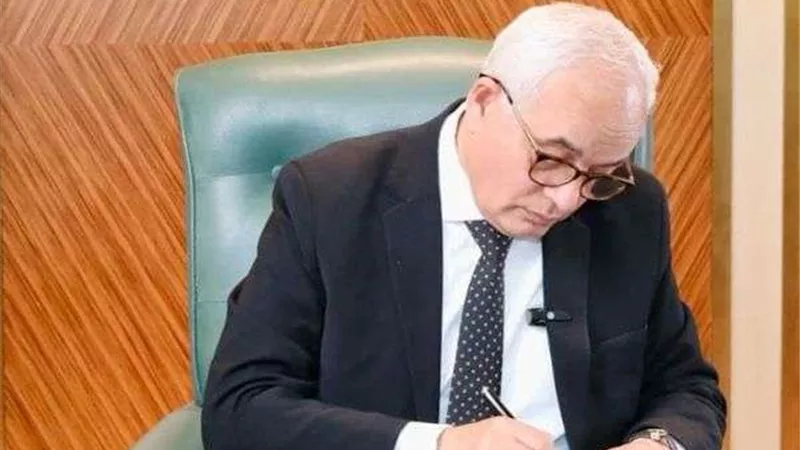 وزير التعليم يصدر قرارا وزاريا باتخاذ إجراءات تحرير عقود 54 معلما ضمن نسبة 5%؜