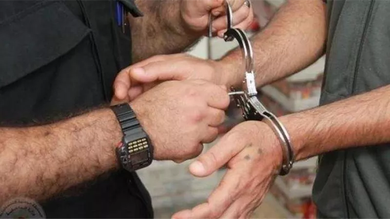 قرار من النيابة بشأن 5 أشخاص سرقوا متعلقات طالب بالقاهرة الجديدة