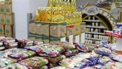 ضربة للمحتكرين.. الداخلية تضبط 296 طن سلع غذائية