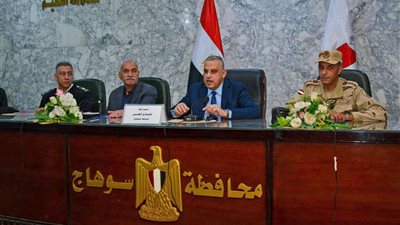 محافظ سوهاج يترأس الاجتماع التحضيري الثاني لتنفيذ التدريب لمواجهة الأزمات والكوارث صقر 128