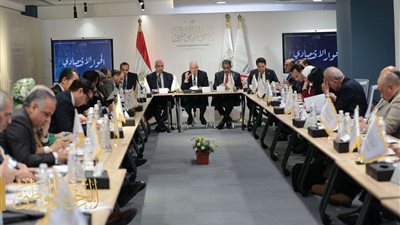 الحوار الاقتصادي يعقد جلسة متخصصة تحت عنوان 