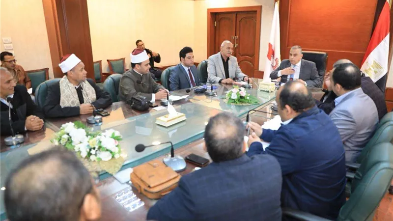 محافظ سوهاج يعقد اجتماعا لبحث الموقف التنفيذي لمشروع إنشاء كوبري المراغة