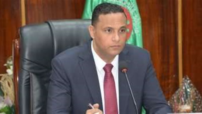 الدكتور أيمن مختار