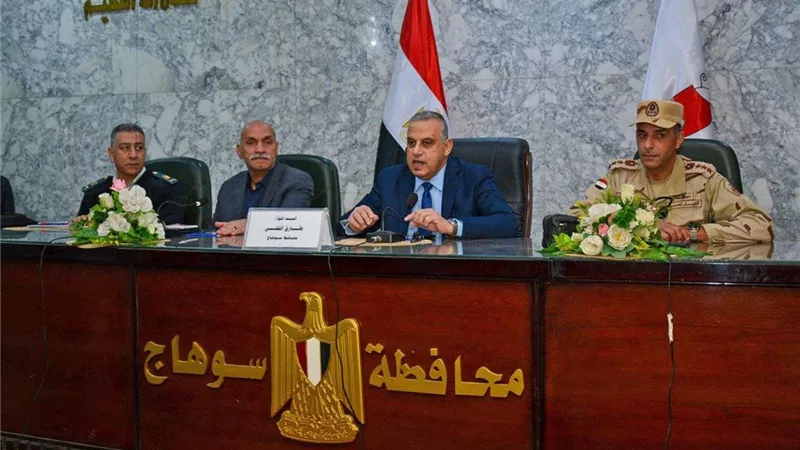محافظ سوهاج يترأس الاجتماع التحضيري الثاني لتنفيذ التدريب لمواجهة الأزمات والكوارث صقر 128