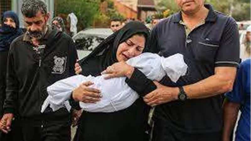 إعلام فلسطيني: استشهاد 3 أشخاص بينهم سيدة وطفل في قصف إسرائيلي