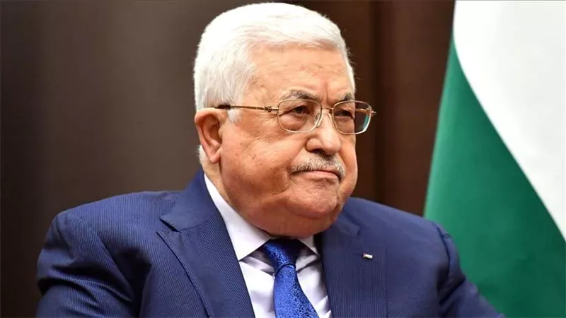 الرئيس الفلسطيني يقبل استقالة حكومة اشتية