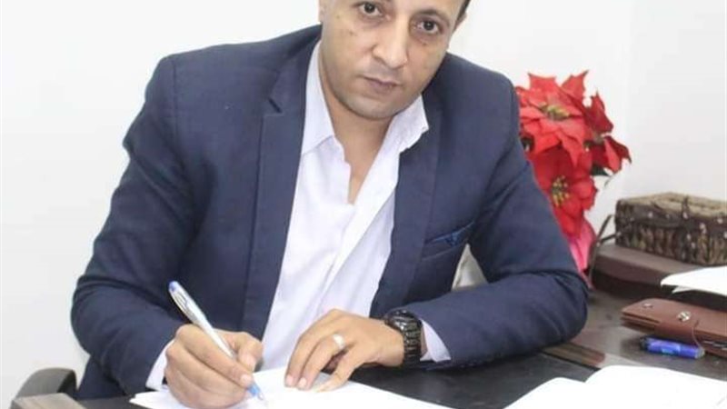 الكاتب الصحفي وليد