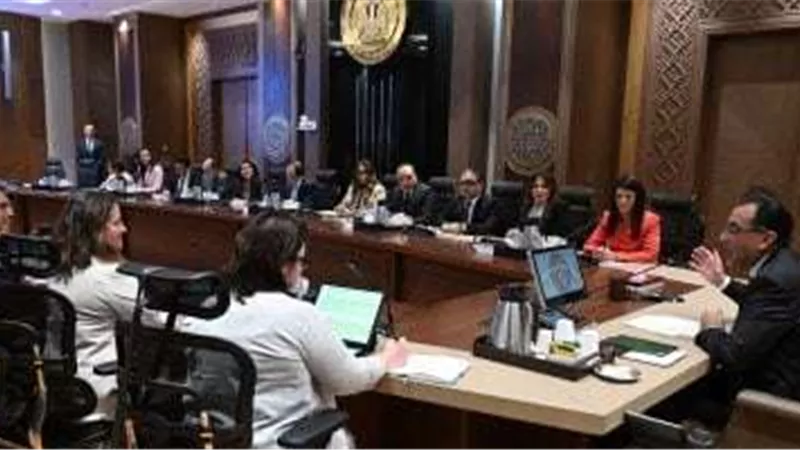 رئيس الوزراء يلتقي أعضاء مجلس الإدارة التنفيذيين للبنك الأوروبي لإعادة الإعمار والتنمية