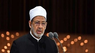 شيخ الأزهر يوجه بصرف 500 إضافية على الإعانة الشهرية لمستحقي الدعم الشهري