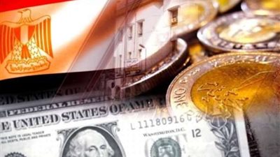 عقب قرار البنك المركزي.. استقرار الجنيه بعد تخفيض قيمة العملة