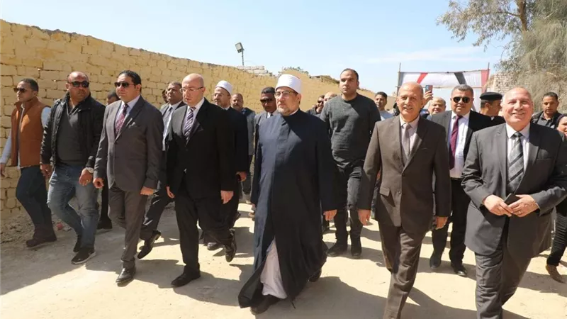 بدء التشغيل التجريبي لسوق السيارات المستعملة ببني سويف بحضور وزير الأوقاف (صور)