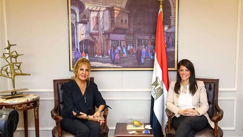 المشاط تلتقي رئيسة الكونفدرالية العامة للمؤسسات الجزائرية لمناقشة فرص التعاون المشترك