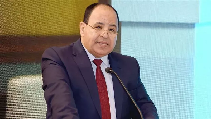 وزير المالية: إيرادات قناة السويس انخفضت 50%..ونتوقع صفقات بـ3.5 مليار دولار