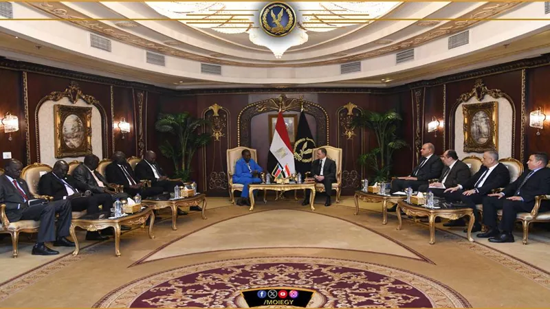 وزير الداخلية يستقبل نظيرته بجنوب السودان ويؤكد على مد جسور التواصل الأمني