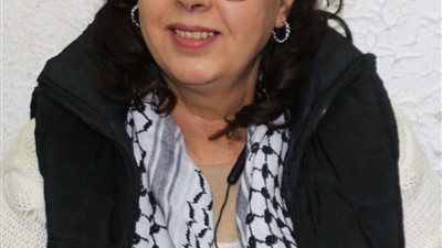 منى عبدالراضي: العالم يحتفل بيوم المرأة ونساء فلسطين تحت القصف
