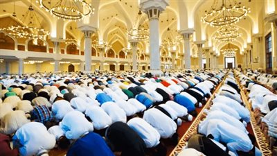سفير دولة التلاوة يؤم المصلين بتلاوة خاشعة في أمريكا.. فيديو
