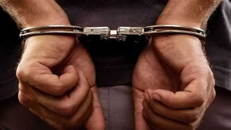 القبض على نجار بالنصب على راغبي السفر للخارج في دمياط