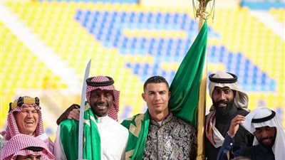 بملابس الإحرام.. وليد عبد الله داعيا لكريستيانو رونالدو: 