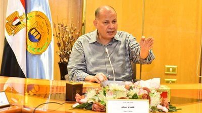 محافظ أسيوط: تقديم أوجه الدعم لنهو أعمال مشروعات المحاور والطرق