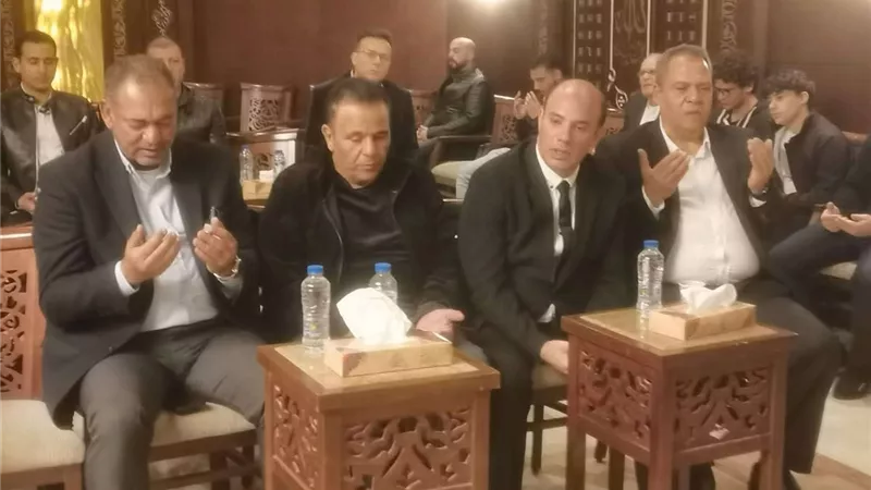 أشرف زكي يعلن وفاة الفنان فاروق عطية
