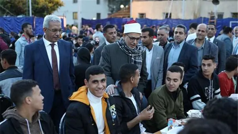 مائدة جامعة الأزهر تستمر في تقديم نحو 2000 وجبة إفطار